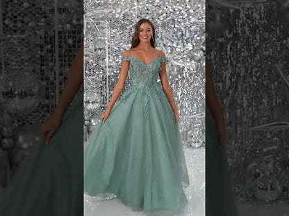 Tiffanys Prom – Roxy