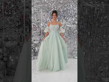 Tiffanys Prom – Kye